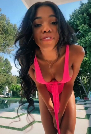 1. Hot Teala Dunn Shows Butt at the Swimming Pool