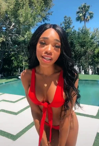 1. Elegant Teala Dunn Shows Butt at the Pool (Side Boob)