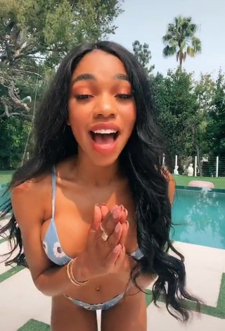 1. Captivating Teala Dunn Shows Butt at the Swimming Pool (Side Boob)