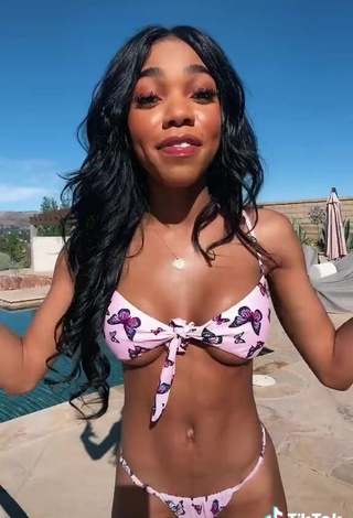 3. Sexy Teala Dunn Shows Butt at the Swimming Pool (Side Boob)