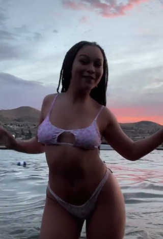 1. Irresistible Veondre Mitchell in Bikini in the Sea