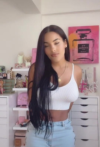 Amazing Yeimmy in Hot White Crop Top