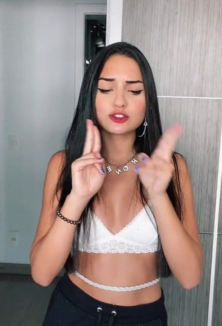 Erotic Yasmin Fernandes in White Bra and Bouncing Boobs