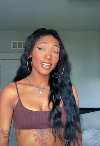 1. Erotic Bria Alana Shows Cleavage in Brown Crop Top and Bouncing Tits