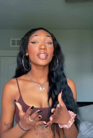 2. Erotic Bria Alana Shows Cleavage in Brown Crop Top and Bouncing Tits