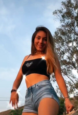 Erotic Bryana Pastor in Black Crop Top