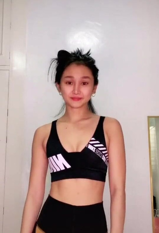 1. Erotic Chienna Filomeno Shows Cleavage in Sport Bra and Bouncing Tits