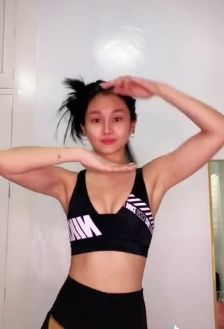 3. Erotic Chienna Filomeno Shows Cleavage in Sport Bra and Bouncing Tits