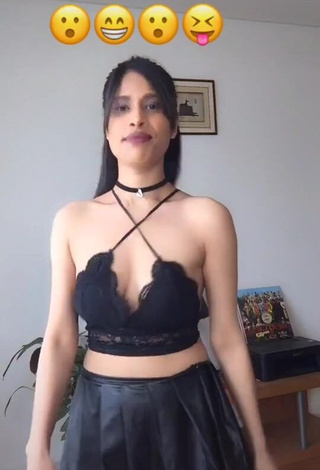 1. Gorgeous XENA Shows Cleavage in Alluring Black Crop Top and Bouncing Boobs