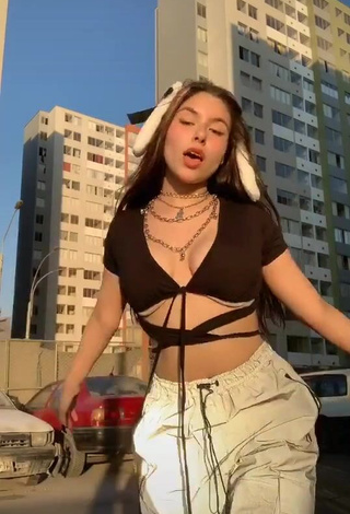 1. Beautiful Daela Shows Cleavage in Sexy Black Crop Top and Bouncing Boobs