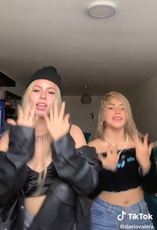 3. Gorgeous Daela Shows Cleavage in Alluring Crop Top and Bouncing Tits