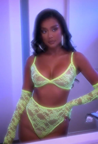 3. Erotic FashionNova Shows Cleavage in Lingerie