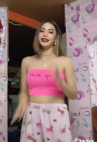 3. Erotic Khate Maekawa in Pink Tube Top