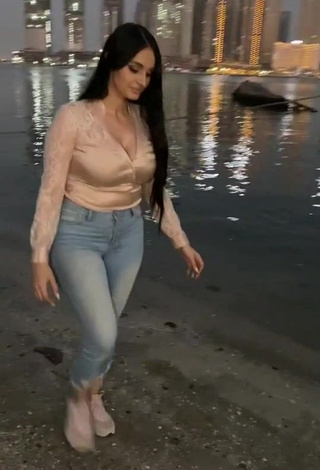 1. Irresistible Lana Rose Shows Cleavage in Beige Top at the Beach