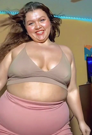 3. Really Cute Lexie Lemon Shows Cleavage in Beige Crop Top and Bouncing Boobs