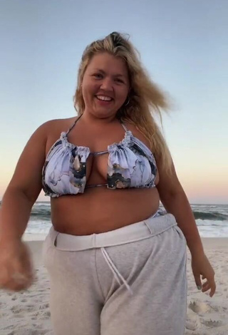 1. Cute Lexie Lemon in Floral Bikini Top at the Beach and Bouncing Tits