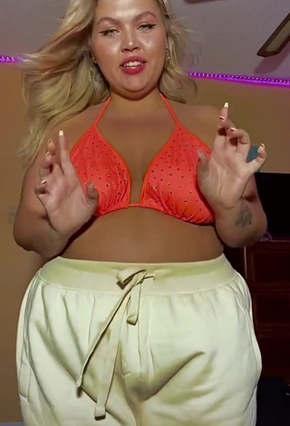 Breathtaking Lexie Lemon in Orange Bikini Top and Bouncing Boobs