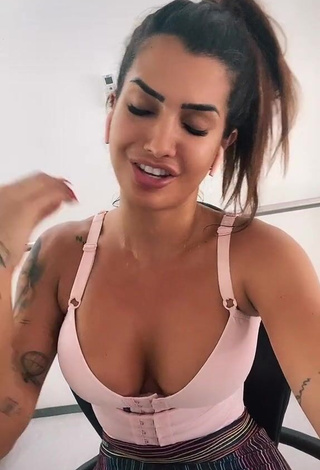 3. Captivating Marina Ferrari Shows Cleavage in Pink Crop Top