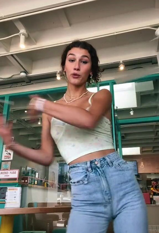 1. Seductive Sydney Vézina Shows Cleavage in Crop Top and Bouncing Boobs