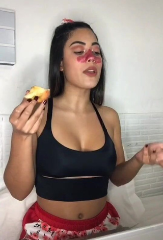 3. Sexy Aleja Villeta Shows Cleavage in Black Crop Top