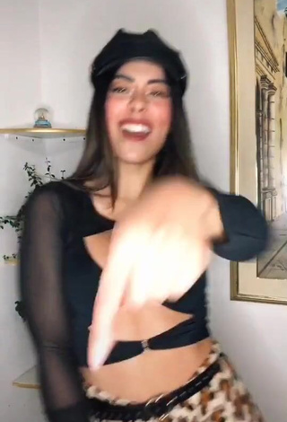 Erotic Aleja Villeta Shows Cleavage in Black Crop Top and Bouncing Tits