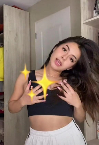 3. Erotic Anto Segovia in Black Crop Top and Bouncing Boobs