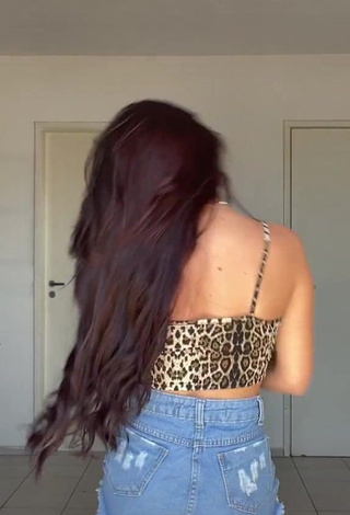 2. Breathtaking Bárbara in Leopard Crop Top