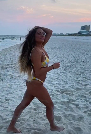 1. Irresistible Camryn Cordova Shows Butt at the Beach