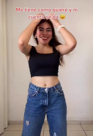 1. Irresistible Valentina Shows Cleavage in Black Crop Top