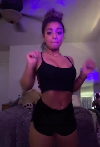 1. Hot Devenity Perkins Shows Cleavage in Black Crop Top while Twerking