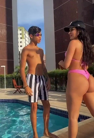 1. Seductive Dine Azevedo Shows Butt at the Swimming Pool