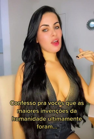 1. Erotic Dine Azevedo Shows Cleavage in Top