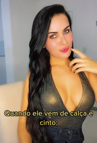 1. Hot Dine Azevedo Shows Cleavage in Top