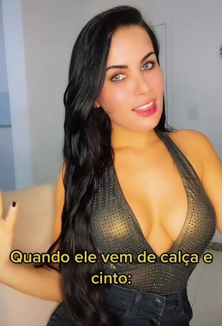 Hot Dine Azevedo Shows Cleavage in Top