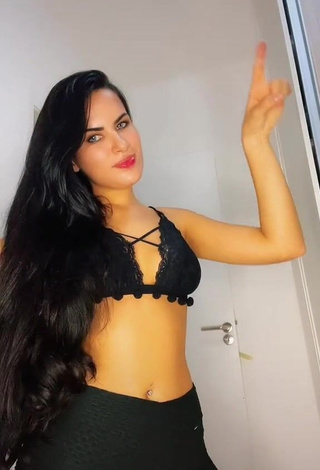 Sweetie Dine Azevedo in Black Bra