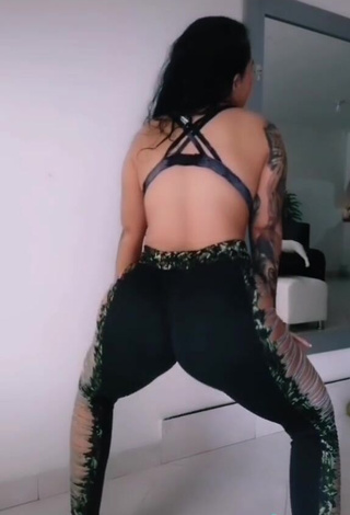 Alluring Eve Herrera Shows Butt while Twerking