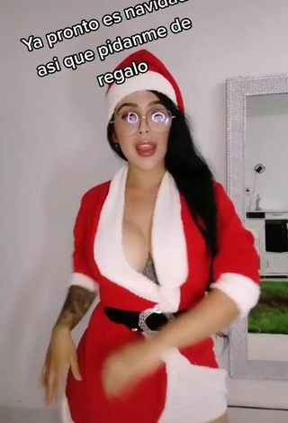 3. Eve Herrera Demonstrates Amazing Cleavage and Bouncing Boobs