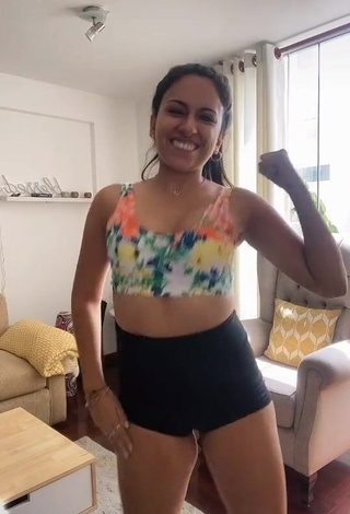 Erotic Gina Yangali in Floral Crop Top and Bouncing Tits