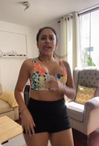 3. Erotic Gina Yangali in Floral Crop Top and Bouncing Tits