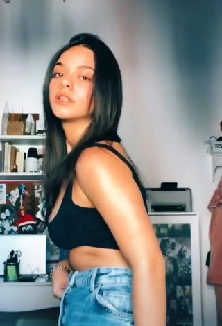 3. Beautiful Giulia Paglianiti Shows Cleavage in Sexy Black Crop Top