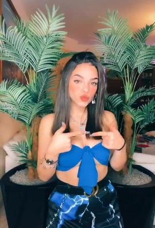 2. Captivating Giulia Paglianiti Shows Cleavage in Blue Tube Top and Bouncing Tits