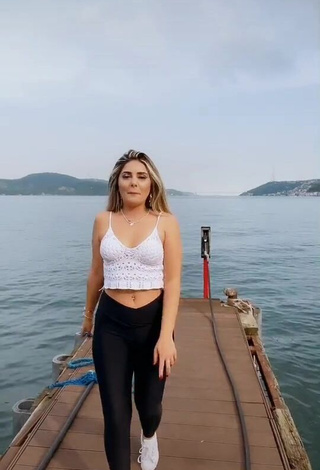 1. Erotic Gizemjelii in Black Leggings in the Sea