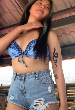 3. Beautiful Vanessa Domingo Shows Cleavage in Sexy Bikini Top and Bouncing Boobs