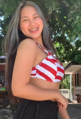 Cute Vanessa Domingo Shows Cleavage in Striped Crop Top