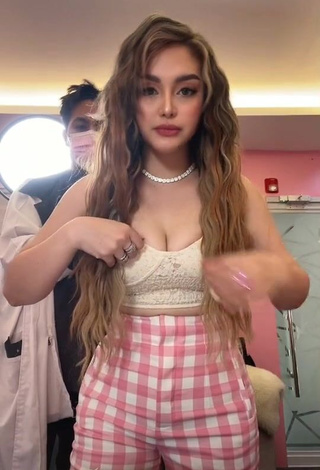 Erotic Glenda Dela Cruz Shows Cleavage in White Crop Top