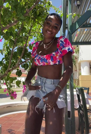 Beautiful Oluwanifewa Agunbiade in Sexy Floral Crop Top