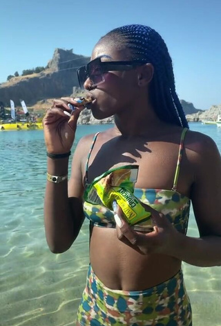 1. Irresistible Oluwanifewa Agunbiade in Bikini in the Sea