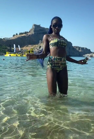 3. Irresistible Oluwanifewa Agunbiade in Bikini in the Sea