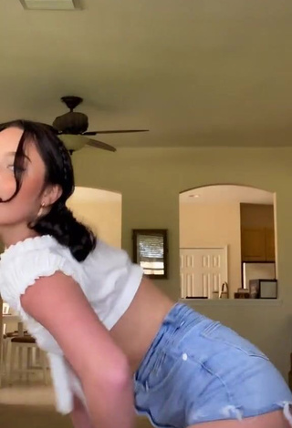 Sexy Itspeytonbabyy in White Crop Top