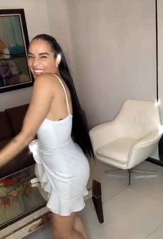 1. Really Cute Jessi Pereira Shows Cleavage in White Dress